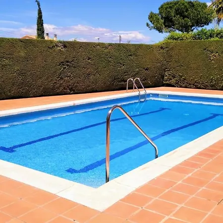 Appartement Vacay Ibiza, Piscina Y Relax! En La Costa Brava, L'escala!