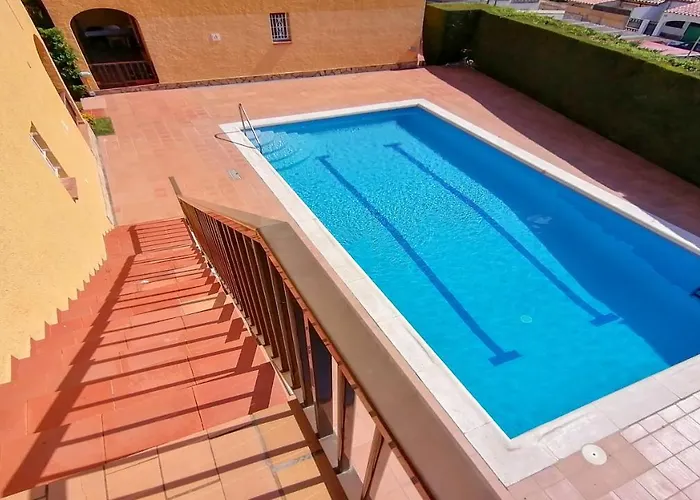 Vacay Ibiza, Piscina Y Relax! En La Costa Brava, L'escala! Lejlighed