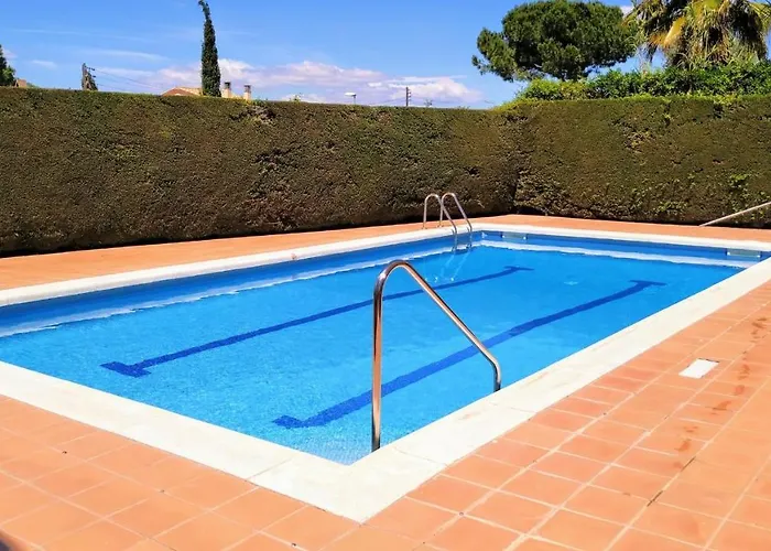 Lejlighed Vacay Ibiza, Piscina Y Relax! En La Costa Brava, L'escala!